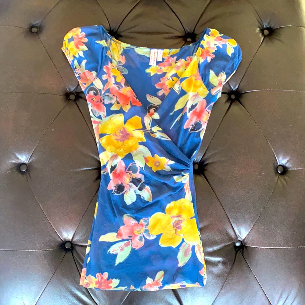 Fitted floral tee